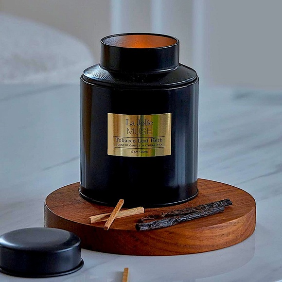 New! LA JOLIE MUSE fragrance candle in Tobacco Leaf - Picture 3 of 4